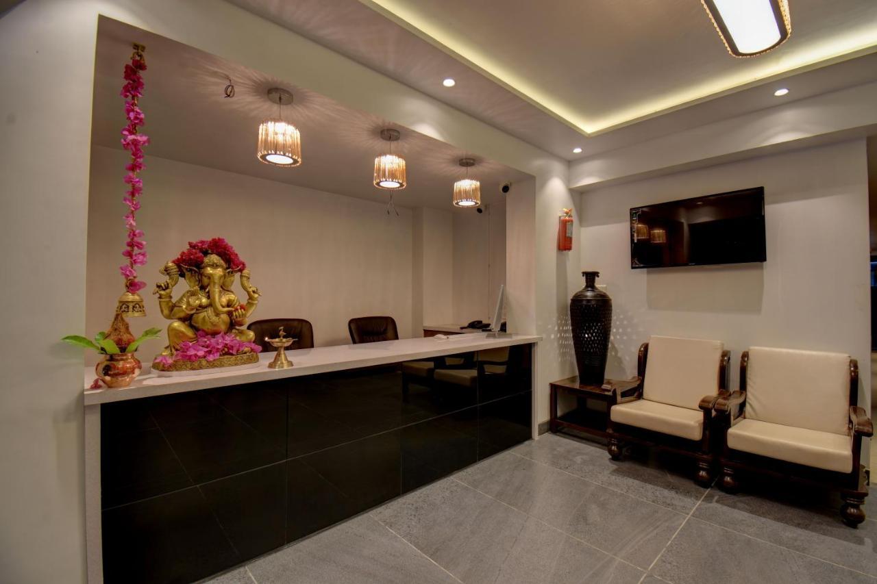 Elite Hotel Лонавала Екстериор снимка