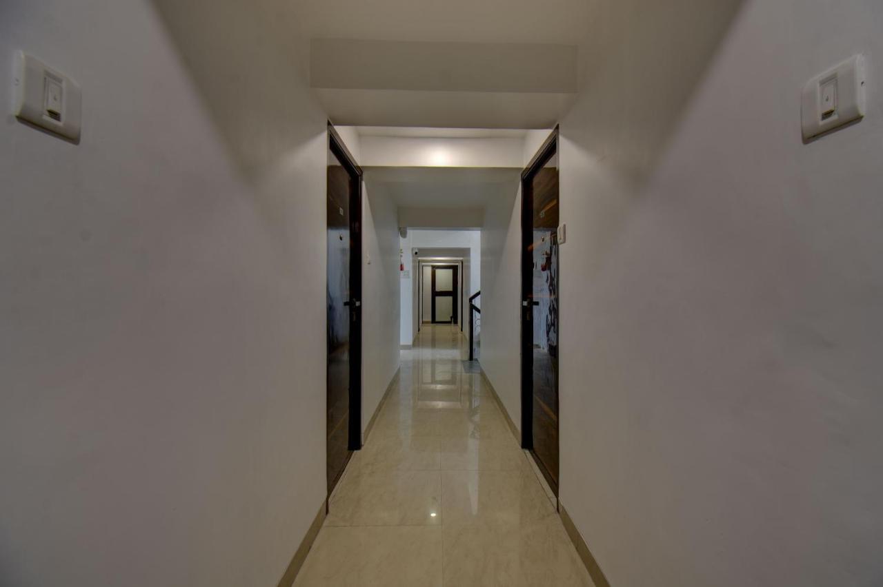 Elite Hotel Лонавала Екстериор снимка