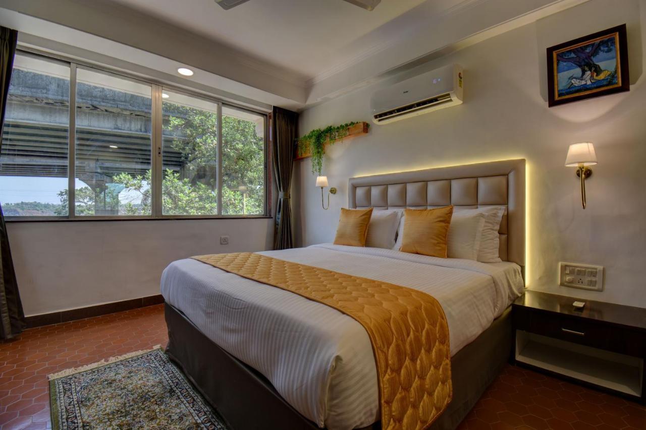 Elite Hotel Лонавала Екстериор снимка