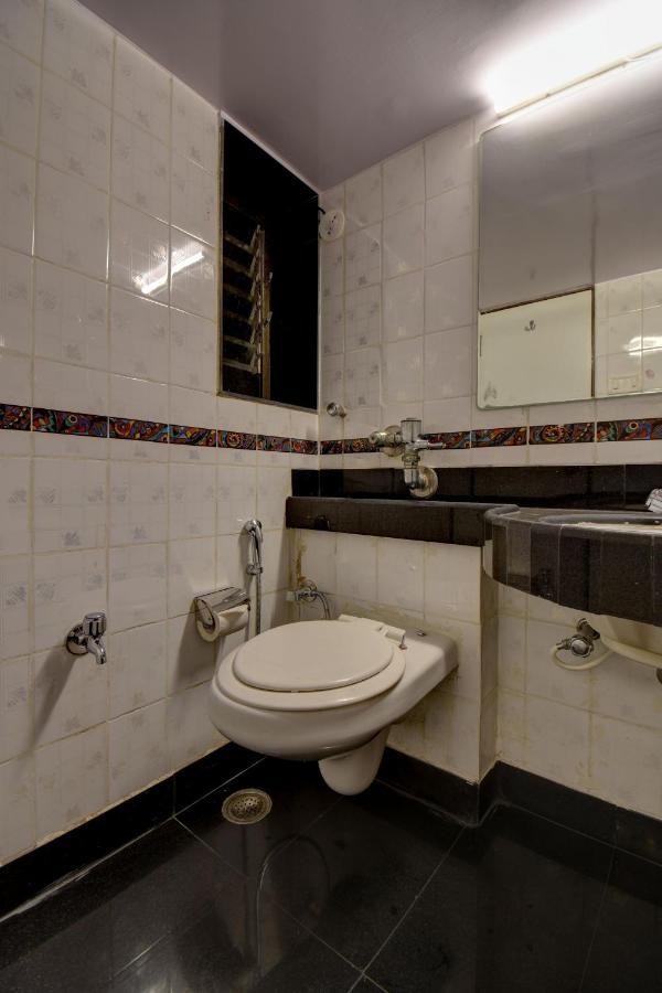 Elite Hotel Лонавала Екстериор снимка