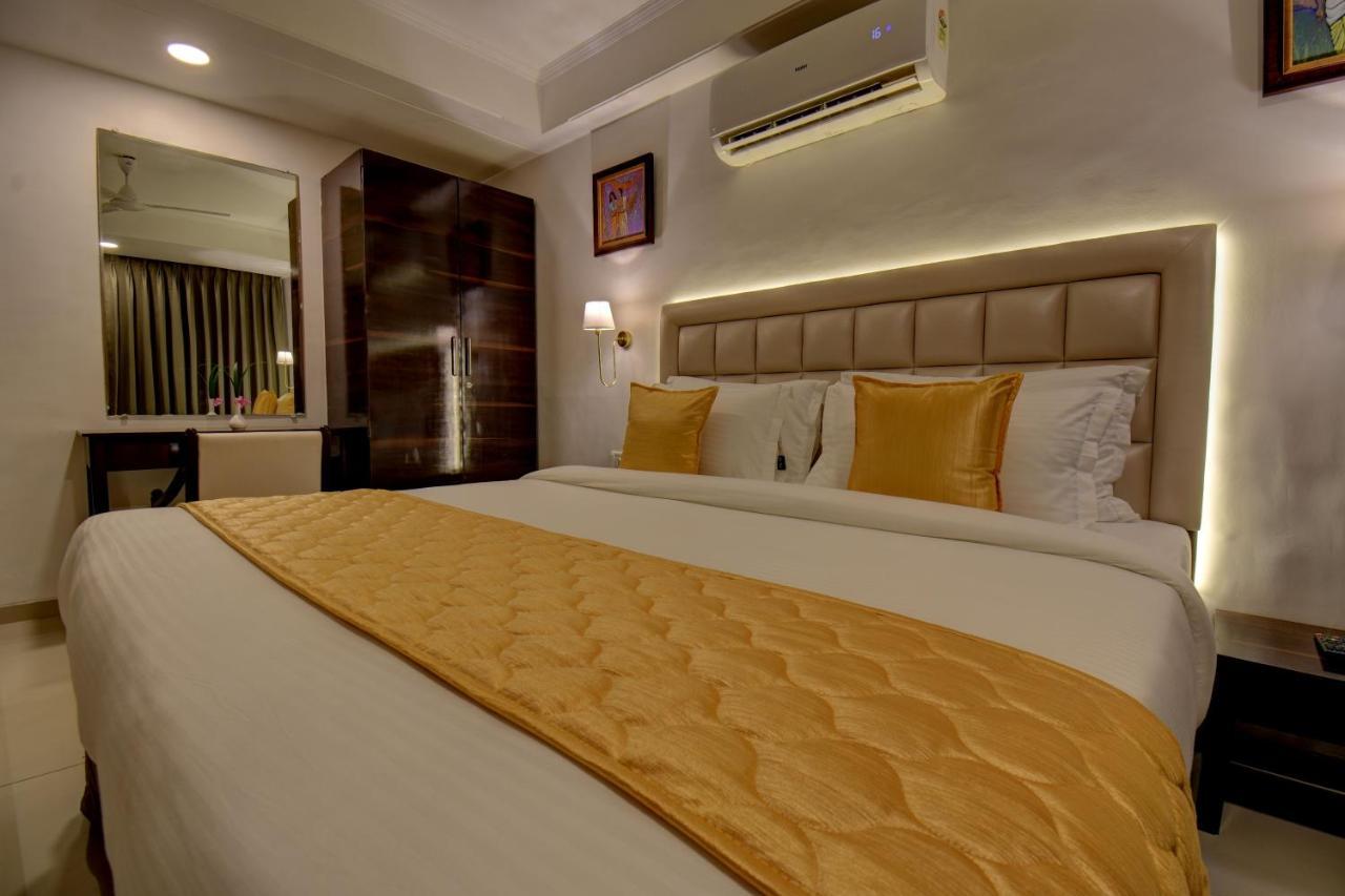 Elite Hotel Лонавала Екстериор снимка