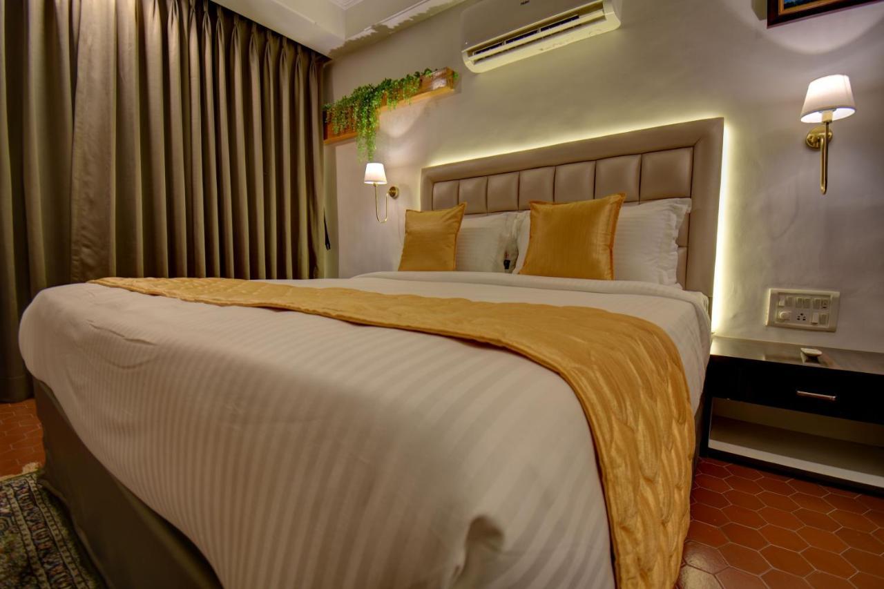 Elite Hotel Лонавала Екстериор снимка