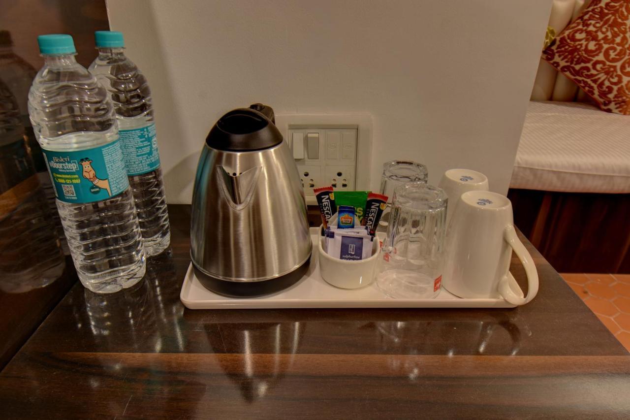 Elite Hotel Лонавала Екстериор снимка