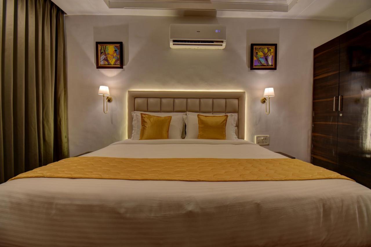 Elite Hotel Лонавала Екстериор снимка